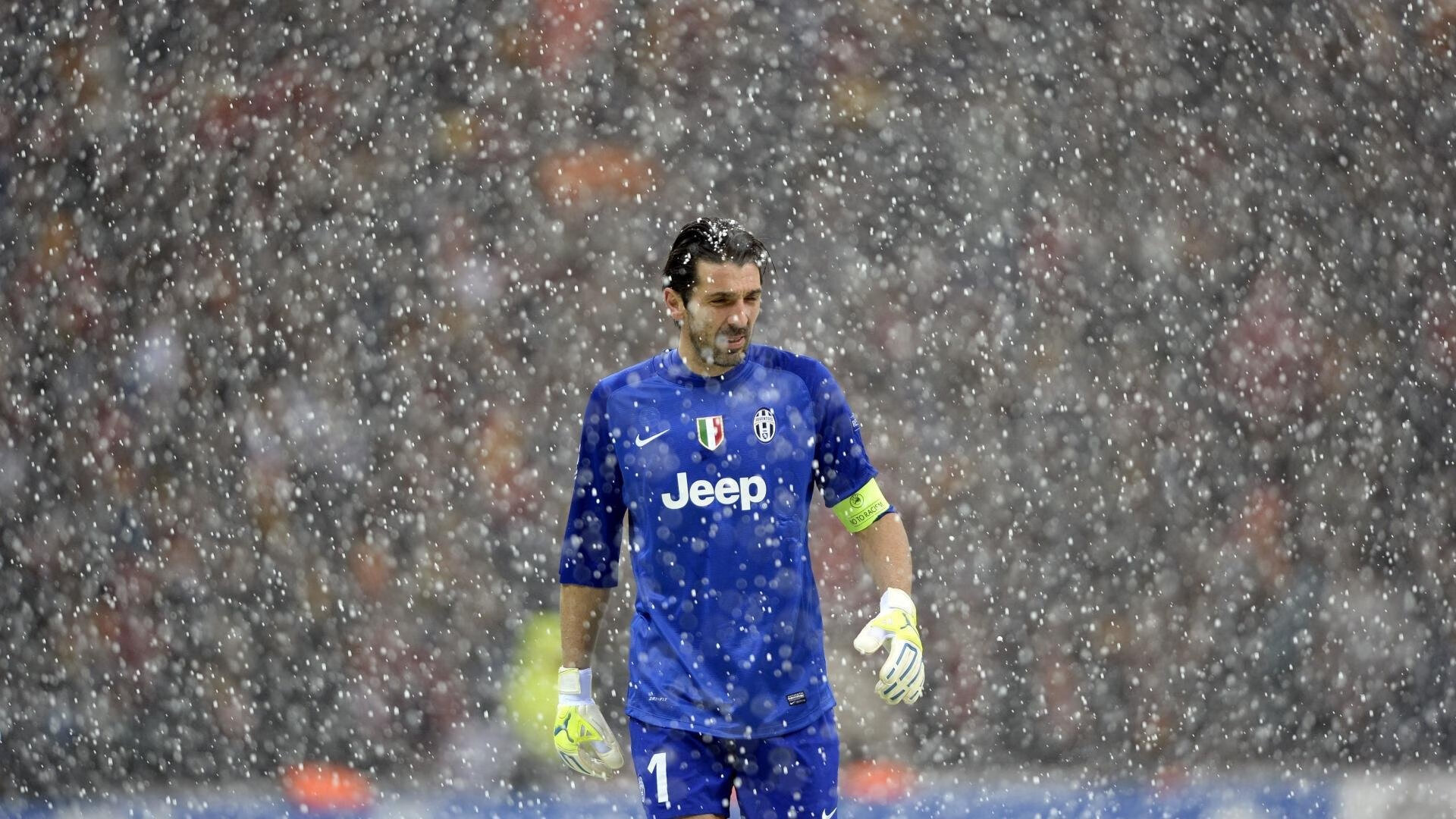 足球豪强再度碰撞,强强对话场面火爆,足球强队取胜的108招操盘