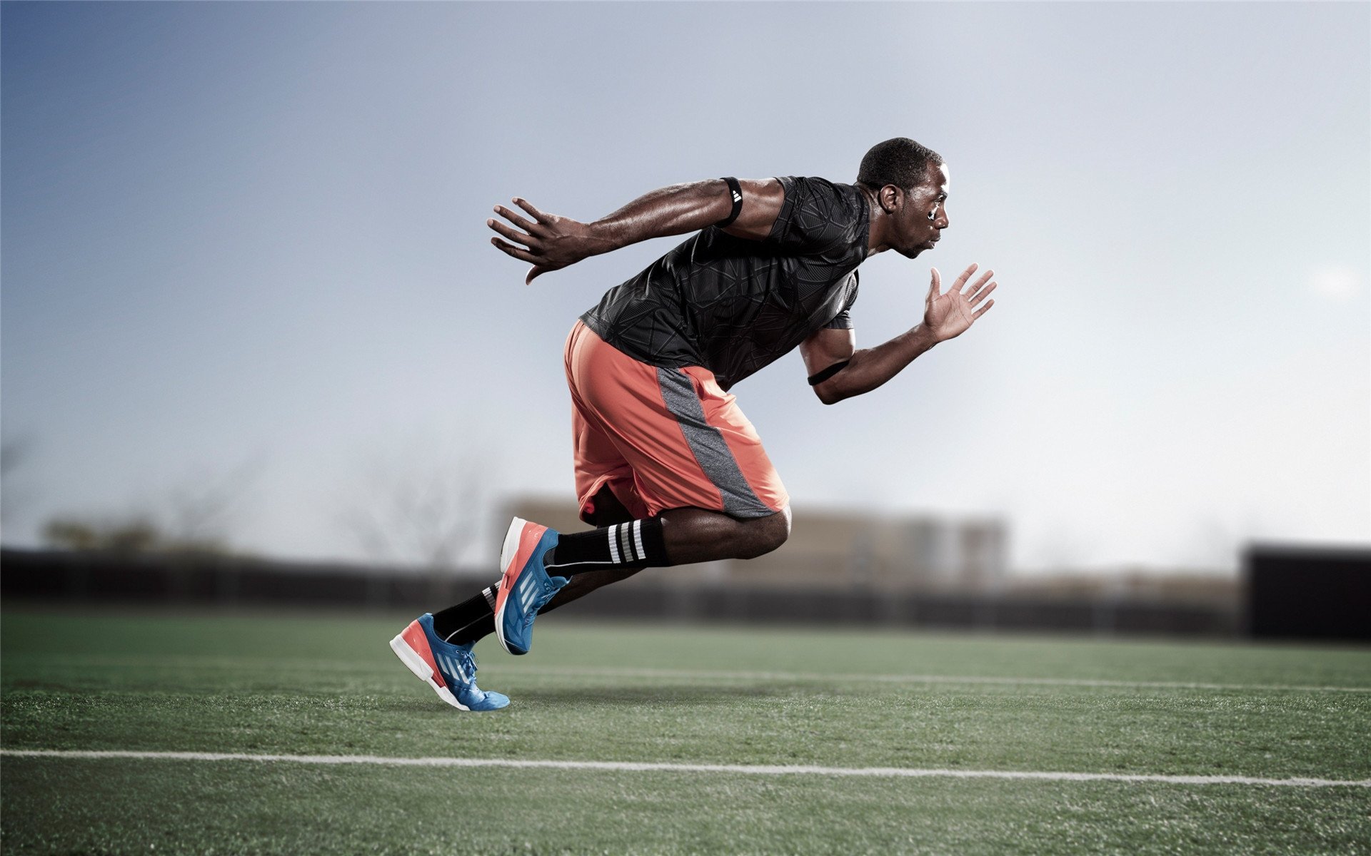 掘金中锋约基奇致命三分帮助战胜湖人，约基奇砍下27分11助 掘金5人得分上双